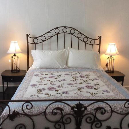 Hotel Country Road House Clendenin Zewnętrze zdjęcie
